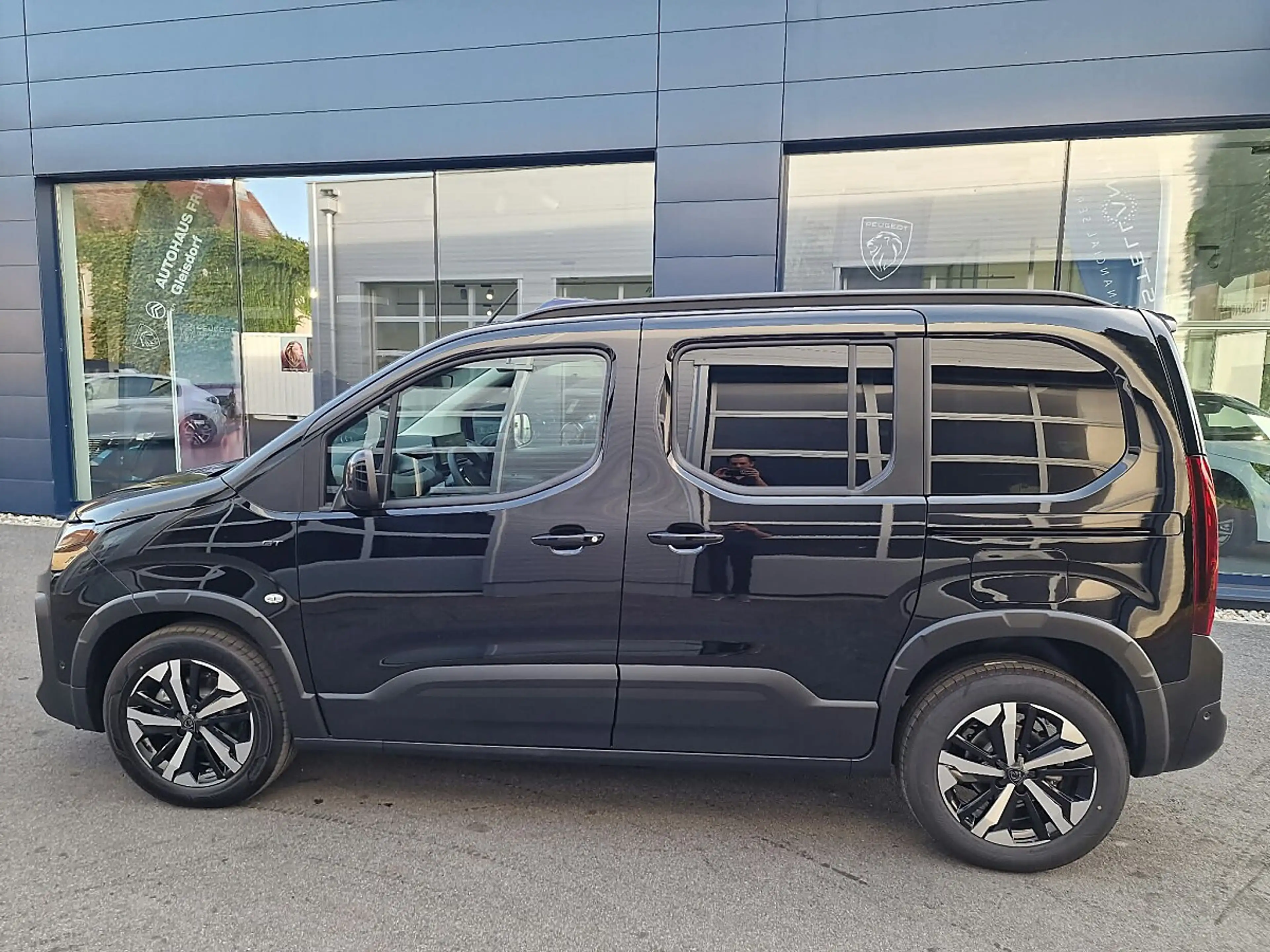 Peugeot Rifter Standard Diesel 130 GT EAT8 "sofort verfügbar" — photo 6