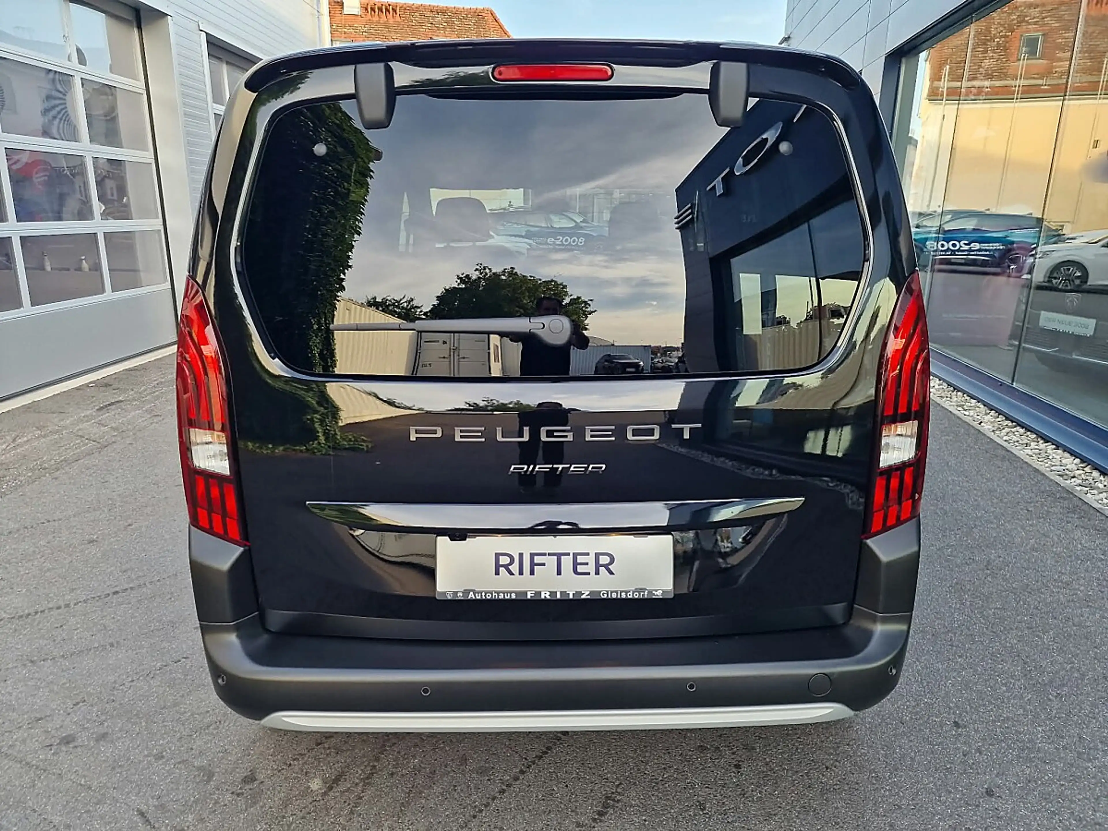 Peugeot Rifter Standard Diesel 130 GT EAT8 "sofort verfügbar" — photo 11
