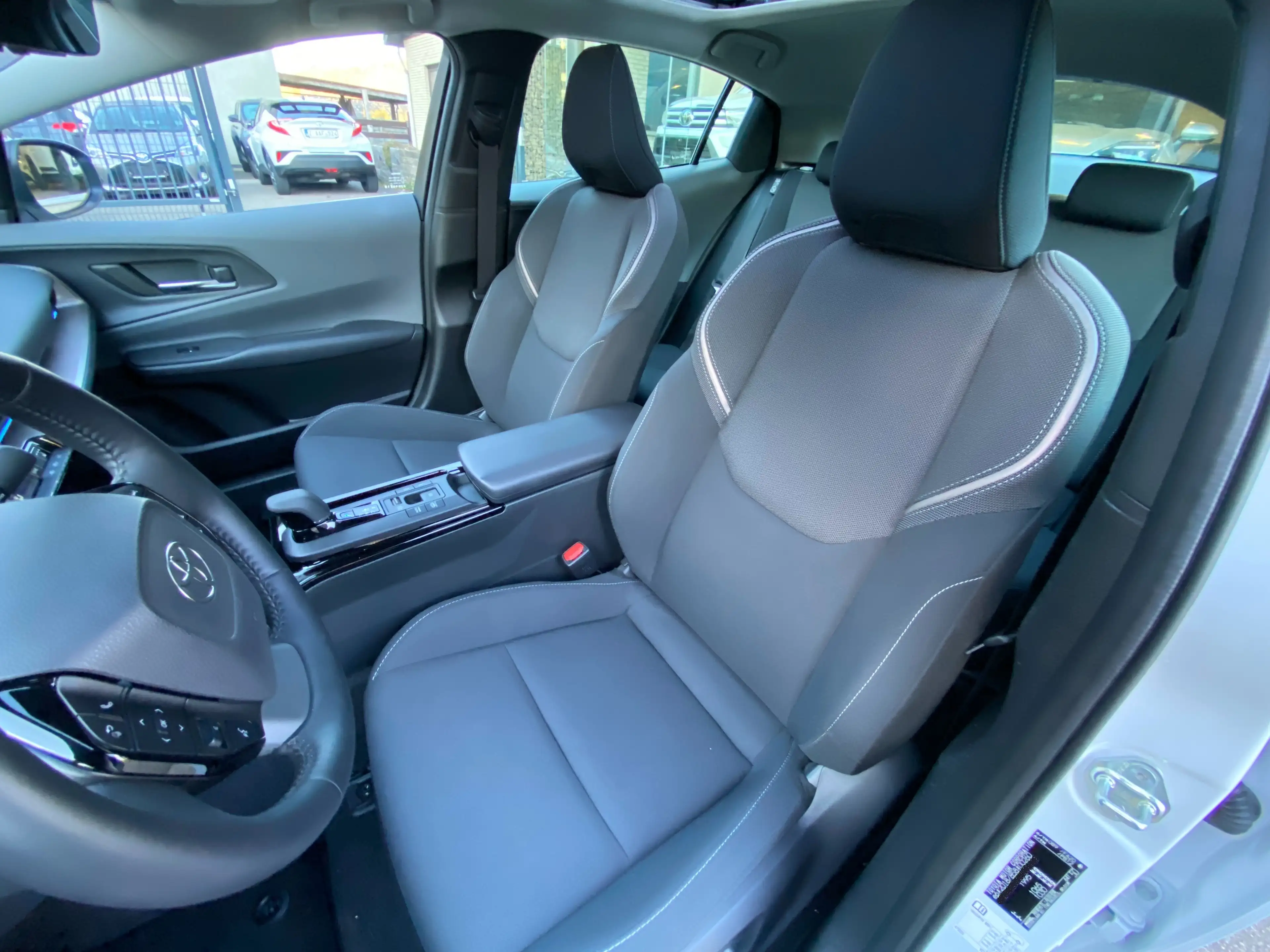 Toyota Prius Prius PHEV 2.0i Premium Plus CVT — photo 5