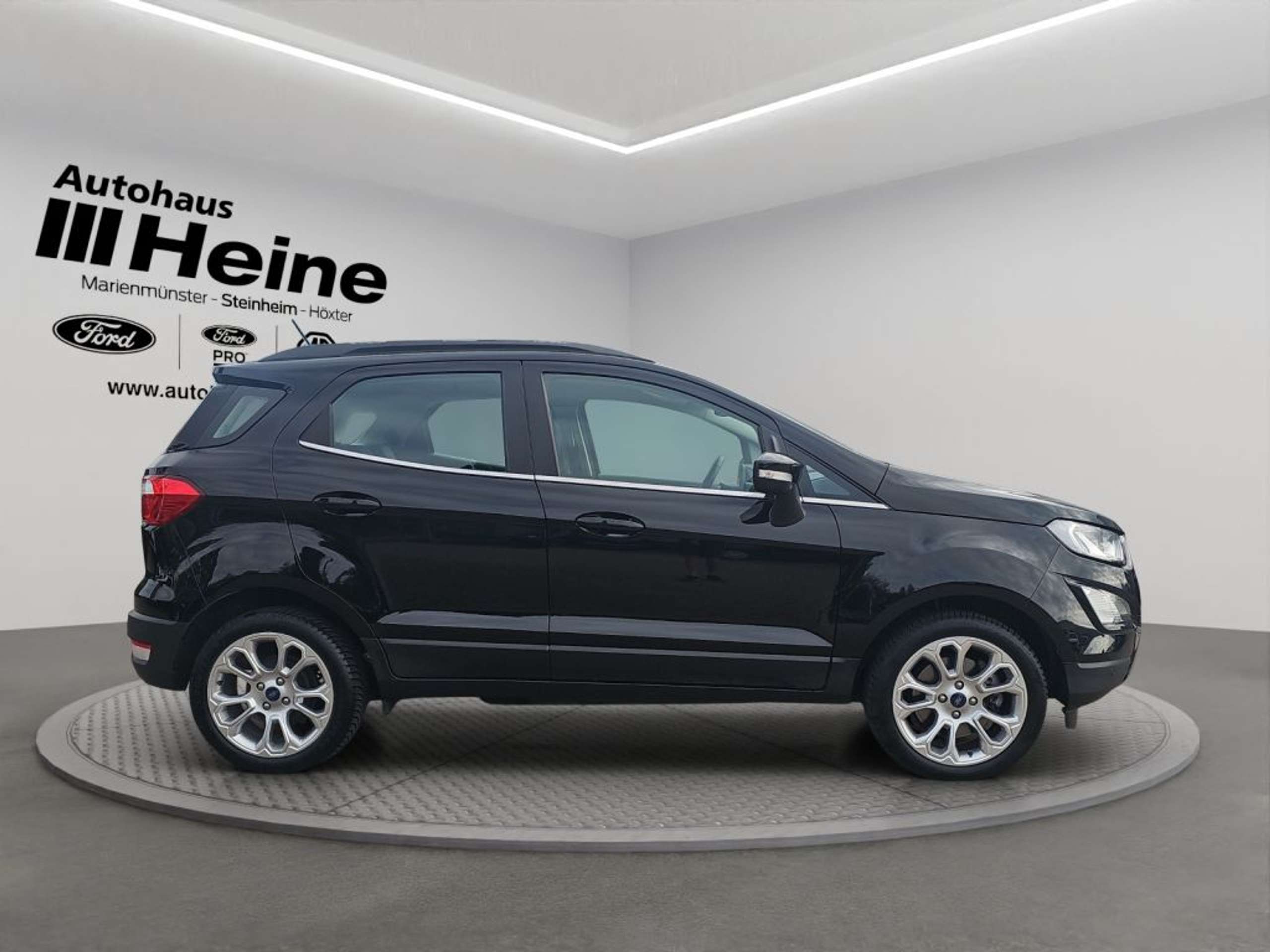 Fahrzeugabbildung Ford EcoSport TITANIUM 1.0 EcoBoost TITANIUM*TEMPOMAT*WINTER*LED - mit KI generiert/bearbeitet