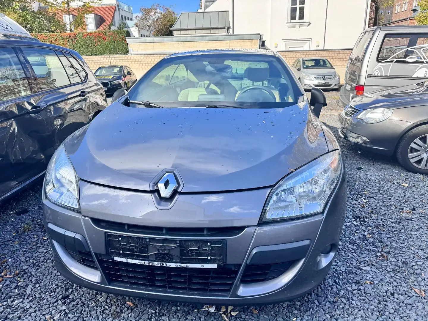 Renault Megane III Coupe / Cabrio Luxe Braun - 2