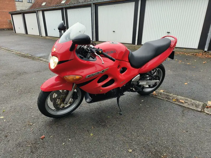 Suzuki GSX 600 - foto 4