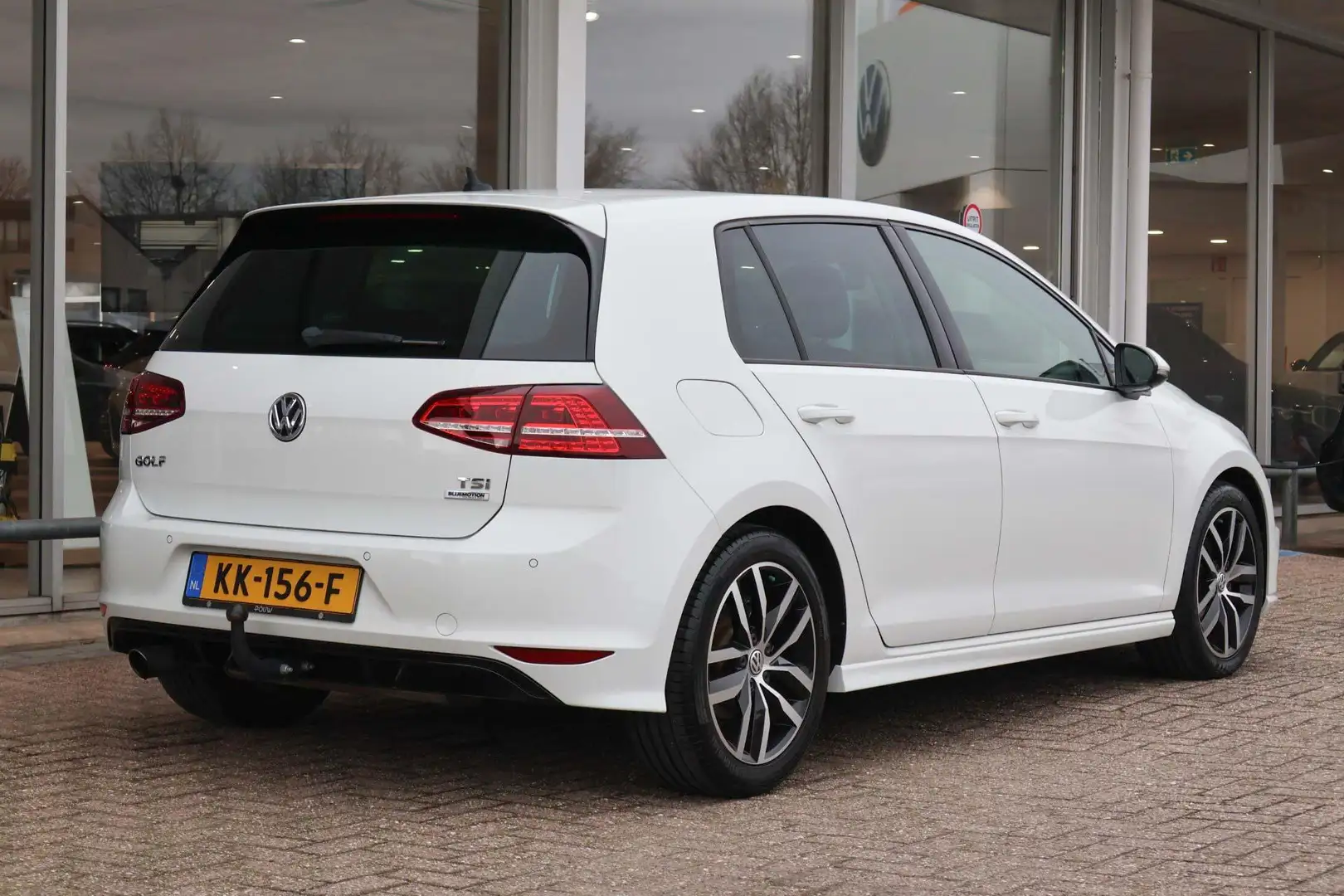 Volkswagen Golf 1.2 TSI 110pk Highline R-line | Navigatie | Camera Blanc - 2