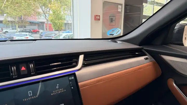 Jaguar F-Pace 2022, foto 16