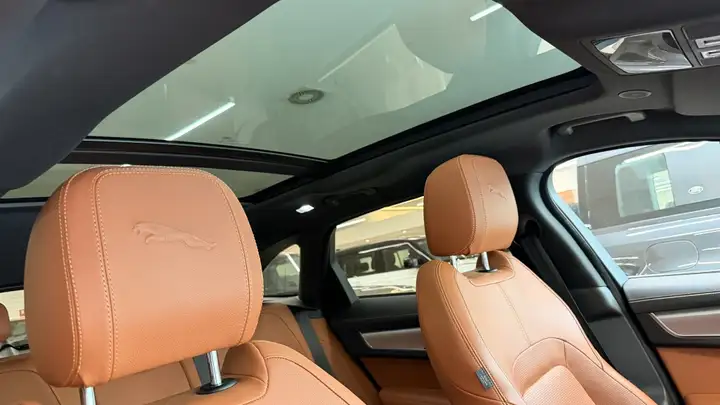 Jaguar F-Pace 2022, foto 12