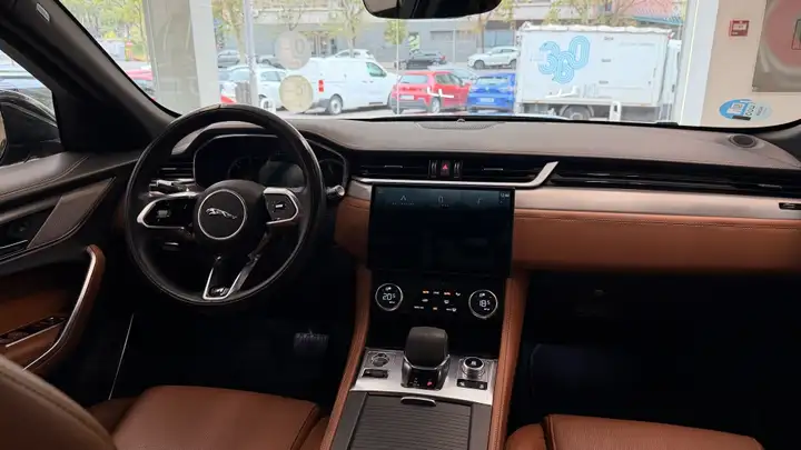 Jaguar F-Pace 2022, foto 4