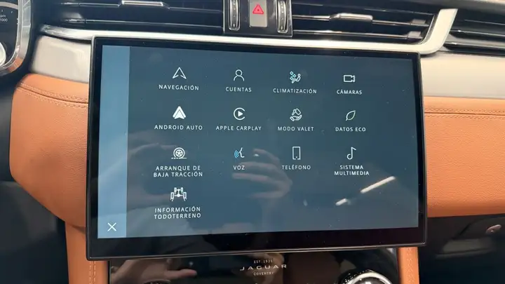 Jaguar F-Pace 2022, foto 14