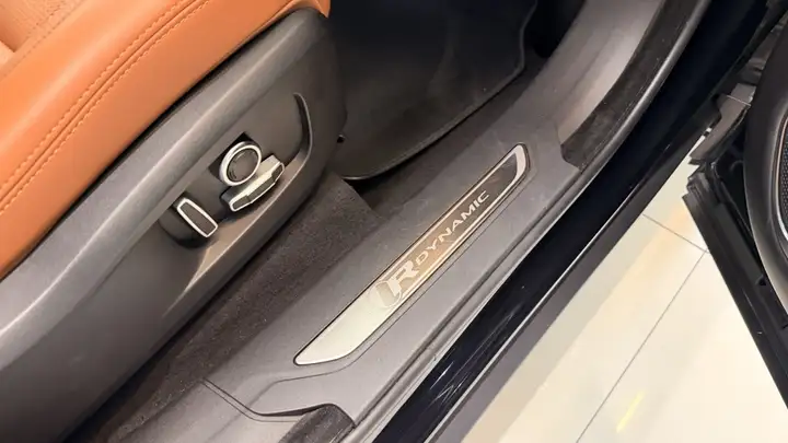 Jaguar F-Pace 2022, foto 15