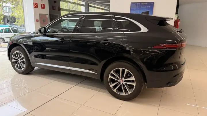 Jaguar F-Pace 2022, foto 6