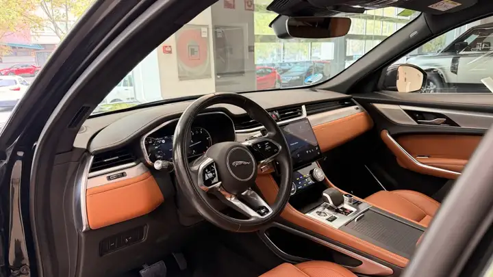 Jaguar F-Pace 2022, foto 11