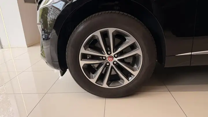 Jaguar F-Pace 2022, foto 9
