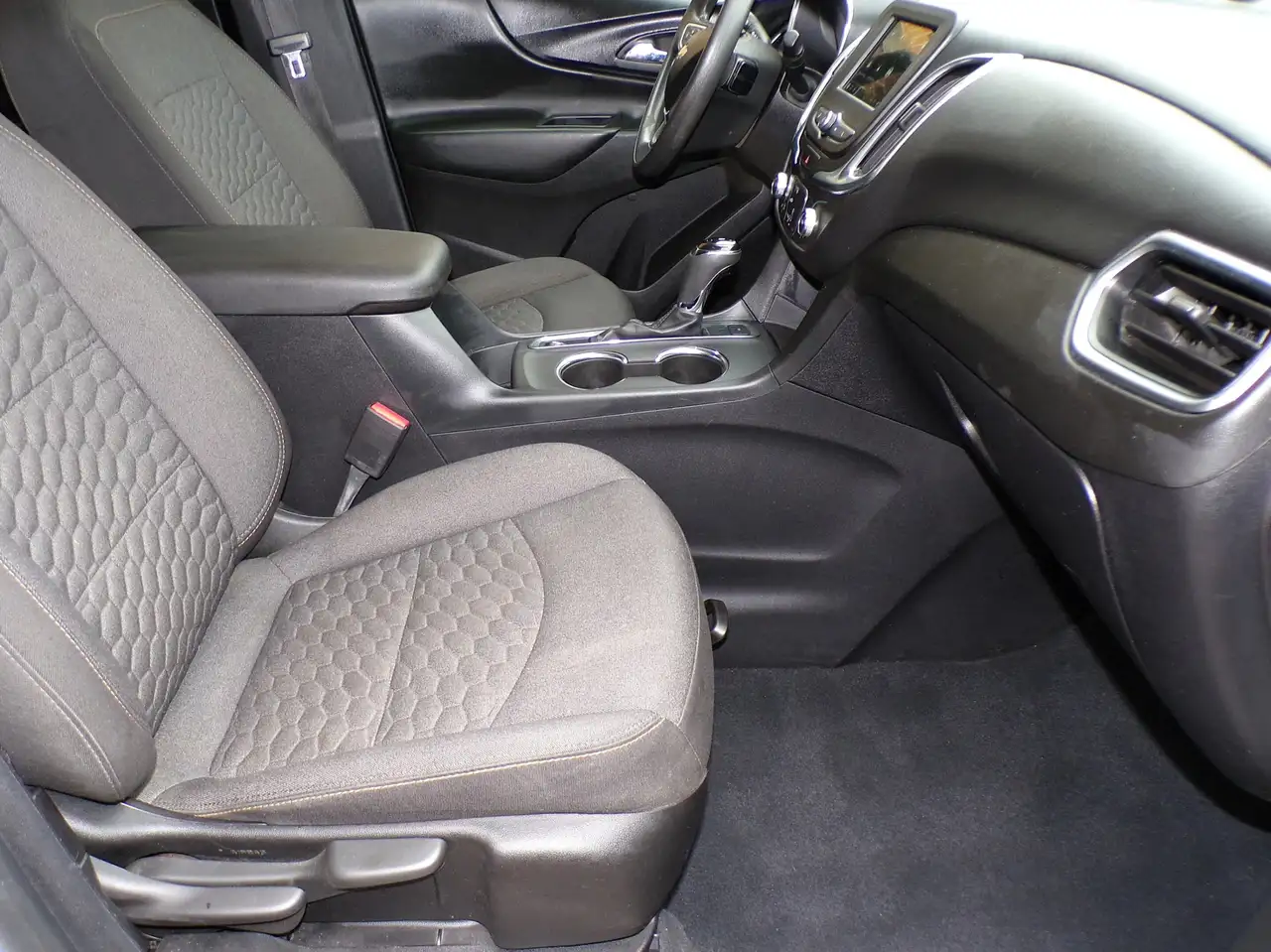 Chevrolet Equinox снимка Chevrolet Equinox