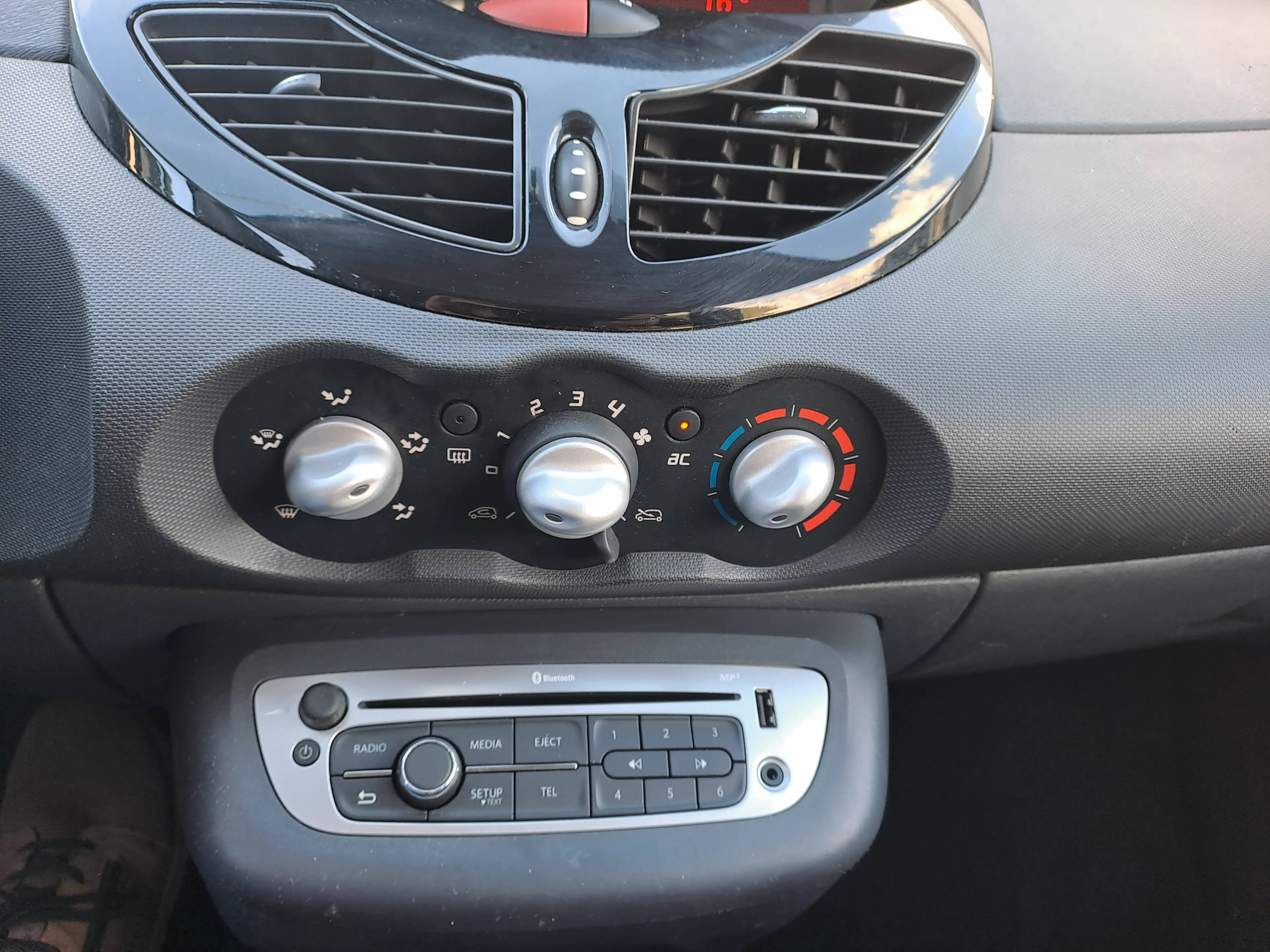 Renault Twingo Intens Boite automatique — photo 15