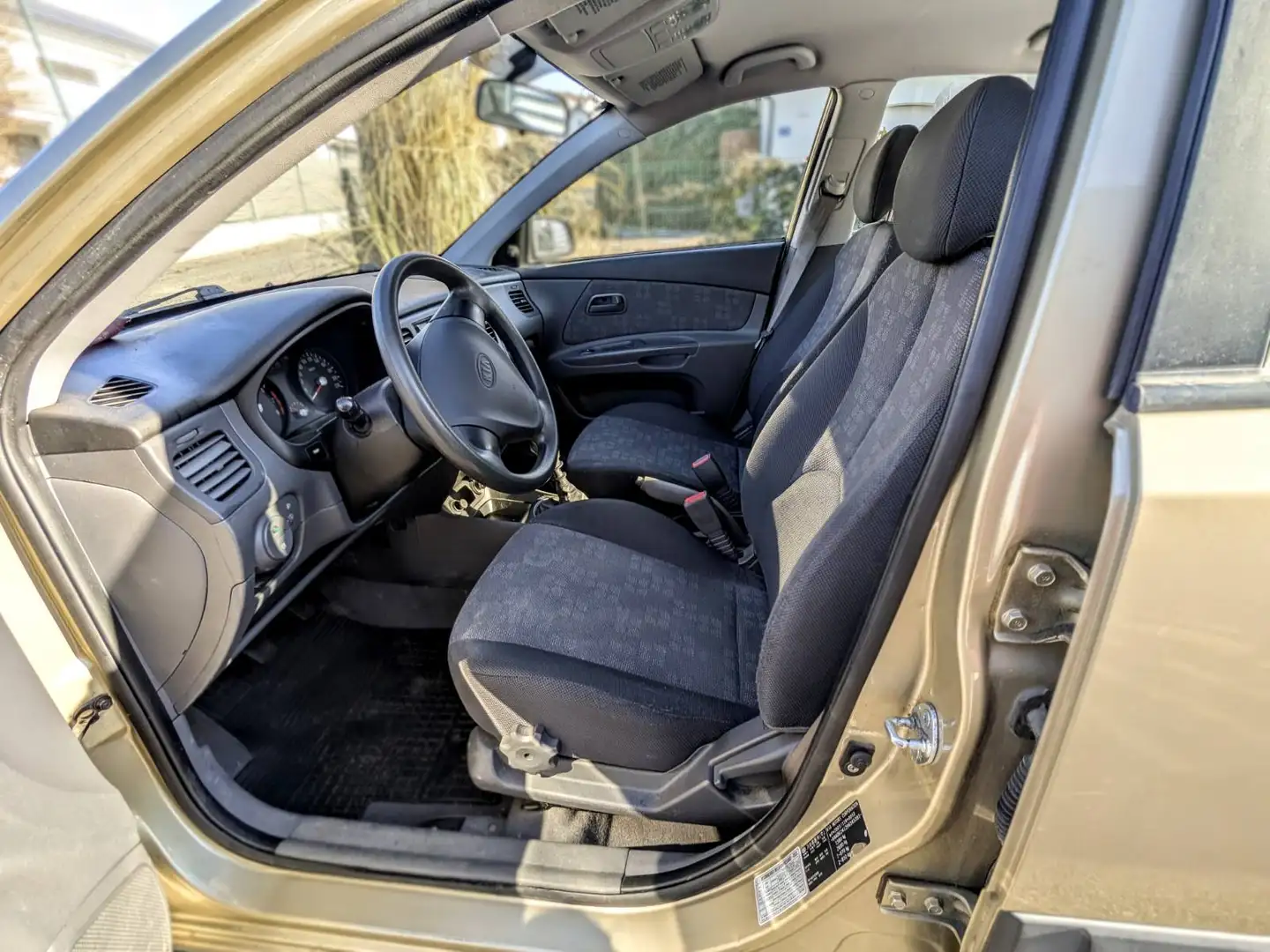 Kia Rio Rio 1,4i Active "Pilot" Motion Pilot Gold - 2