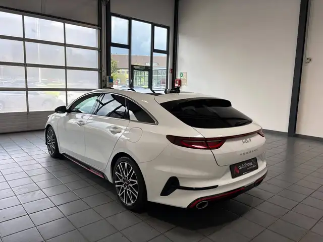 Kia Proceed view 4