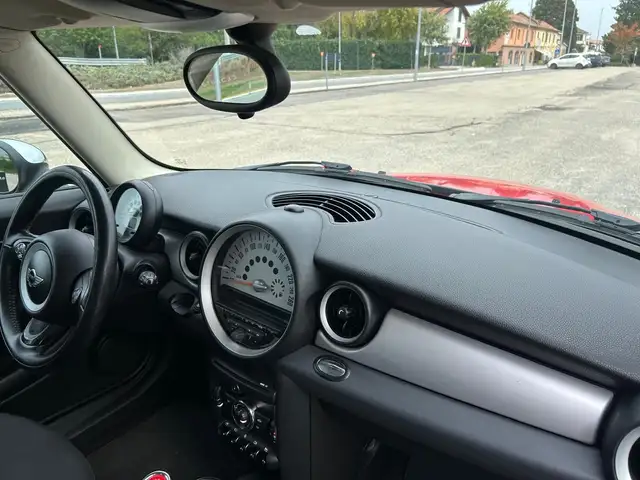 Mini Hatch view 8
