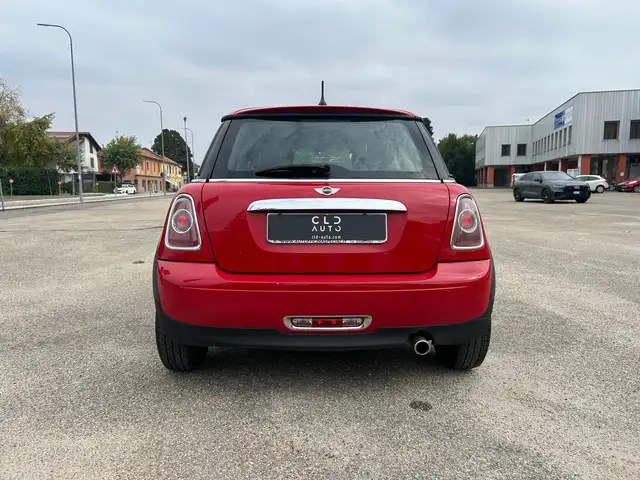 Mini Hatch view 3