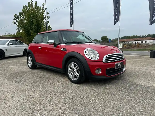 Mini Hatch view 5