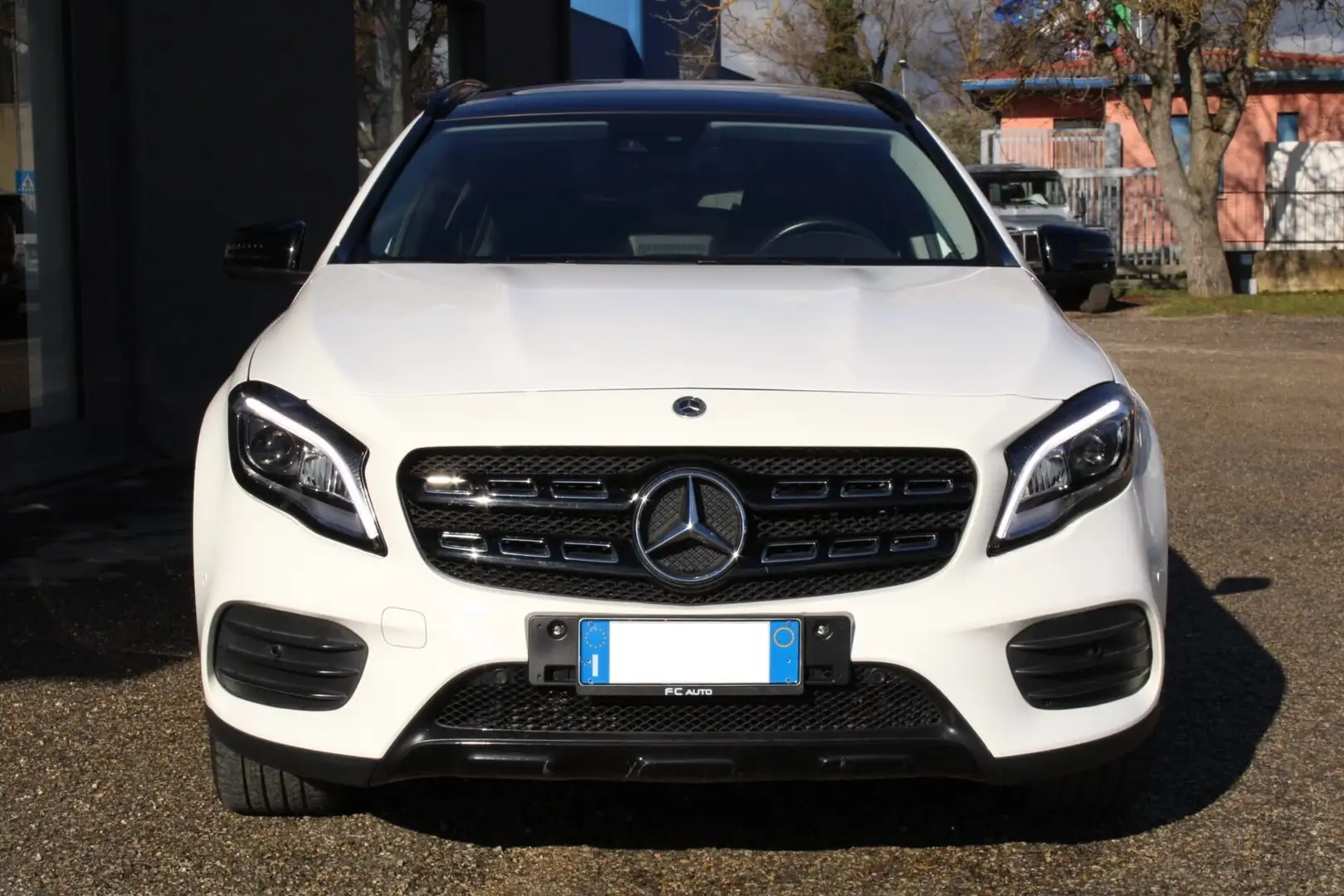 Mercedes-Benz GLA 200 GLA 200 d Automatic 4Matic Premium - OK NEOPATENTA Bianco - 2