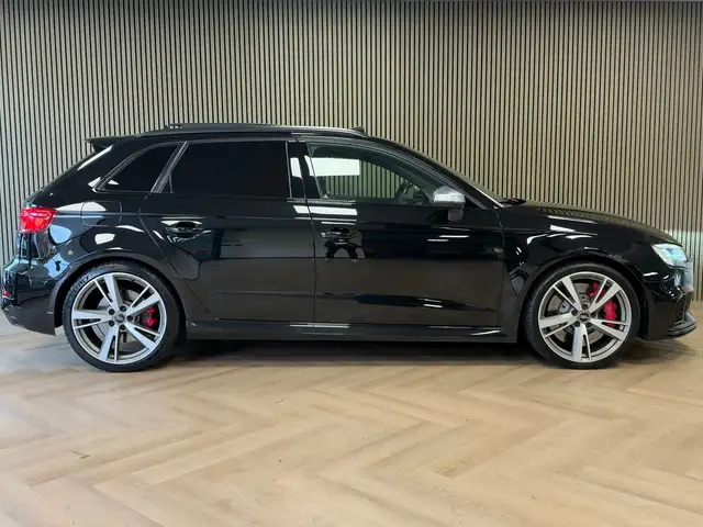 Audi RS3 view 9