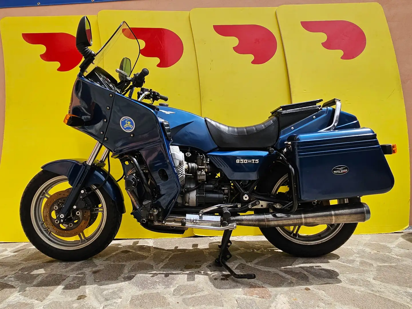 Moto Guzzi 850 T S Bleu - 1
