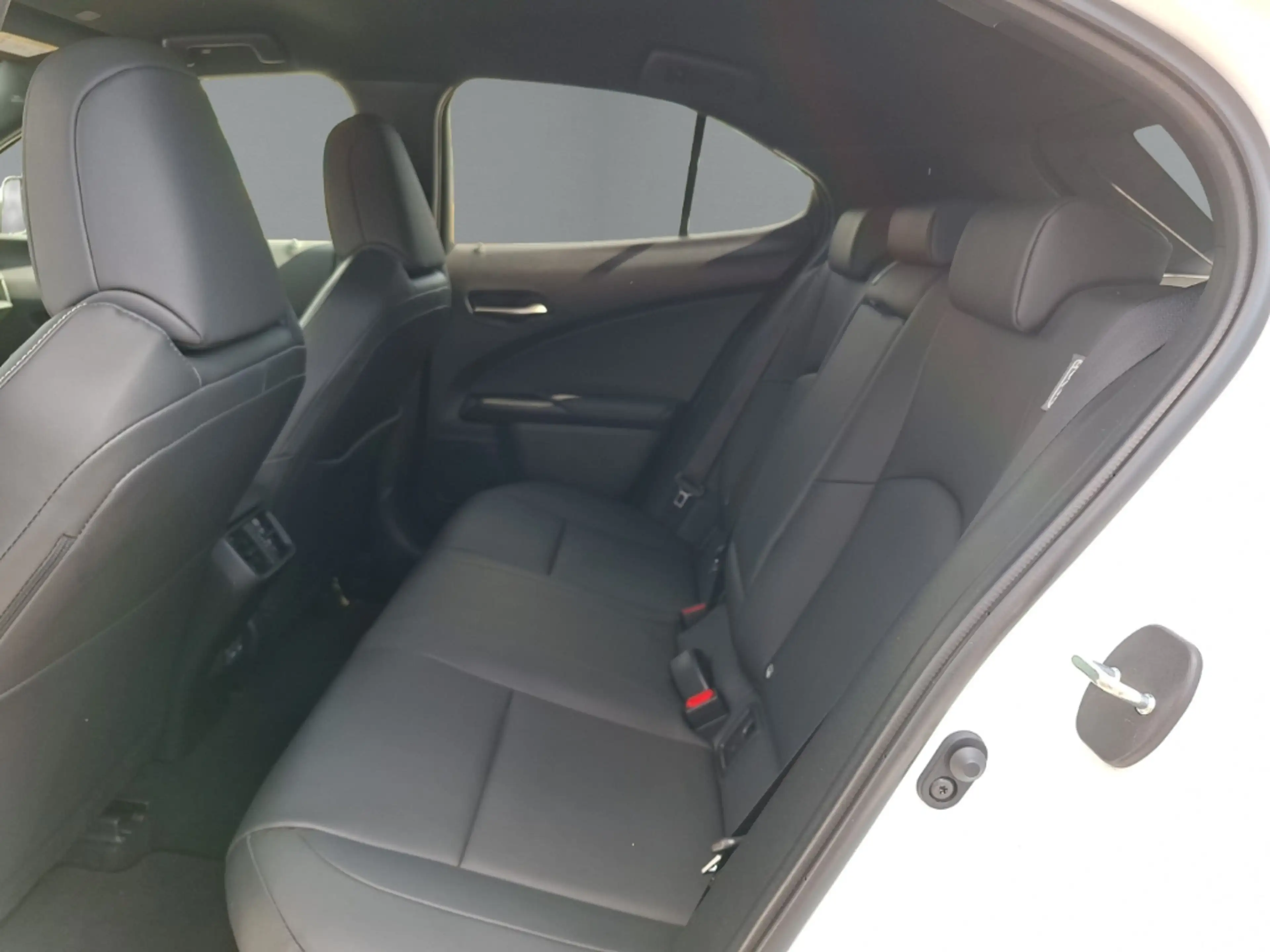 Lexus UX 250h Navi LED Dyn. Kurvenlicht ACC Apple CarPlay Androi — photo 11