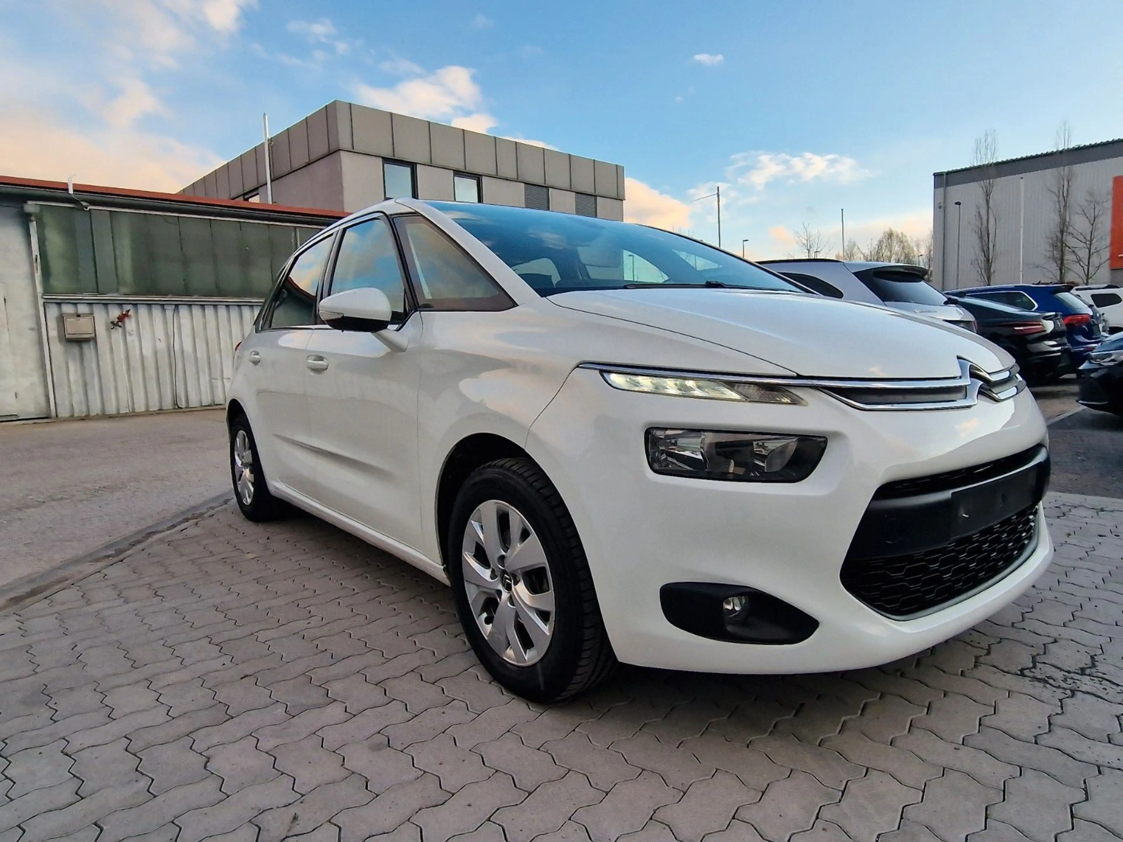 Citroen C4 Picasso /Spacetourer Attraction — photo 4