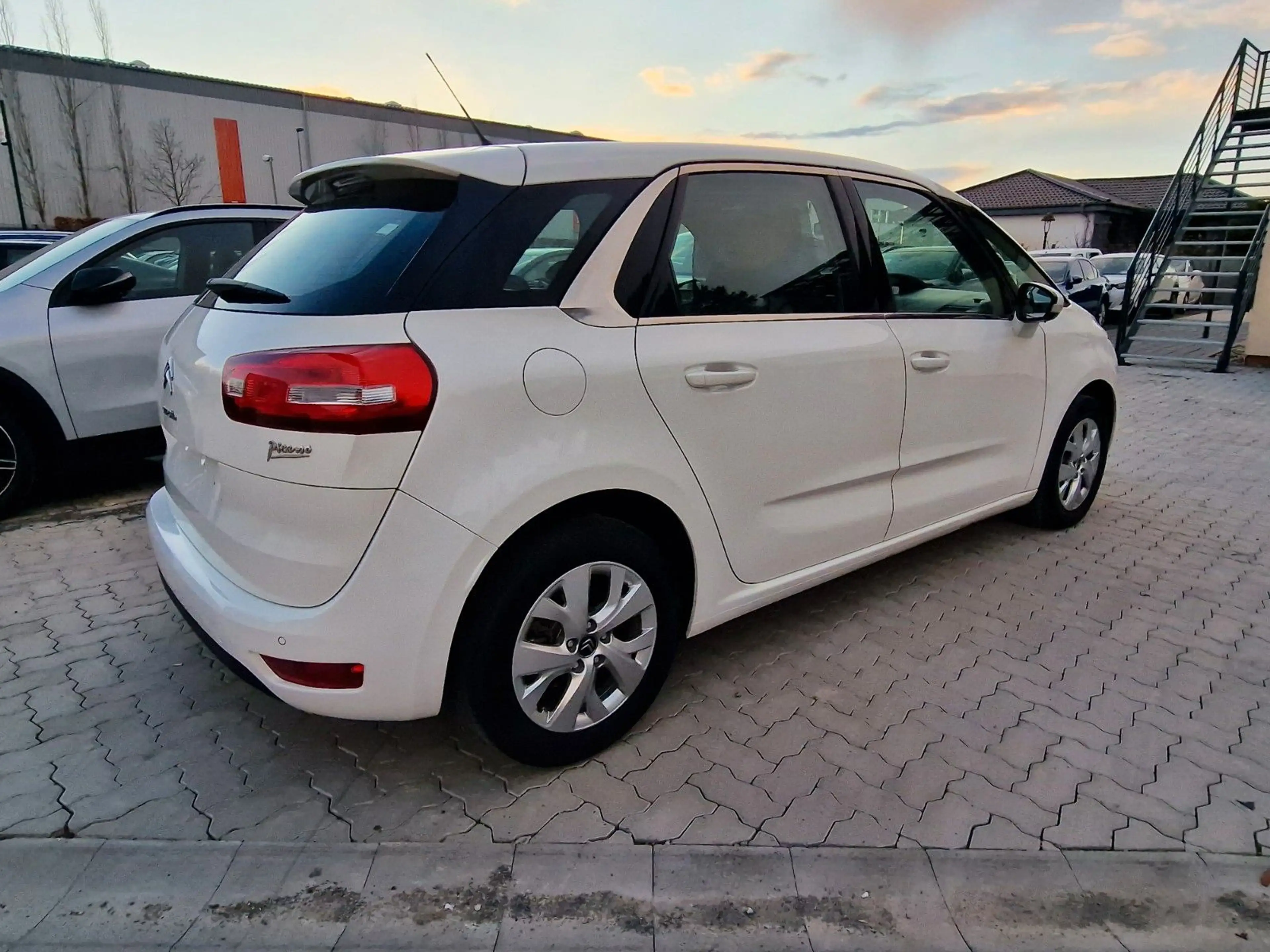 Citroen C4 Picasso /Spacetourer Attraction — photo 6