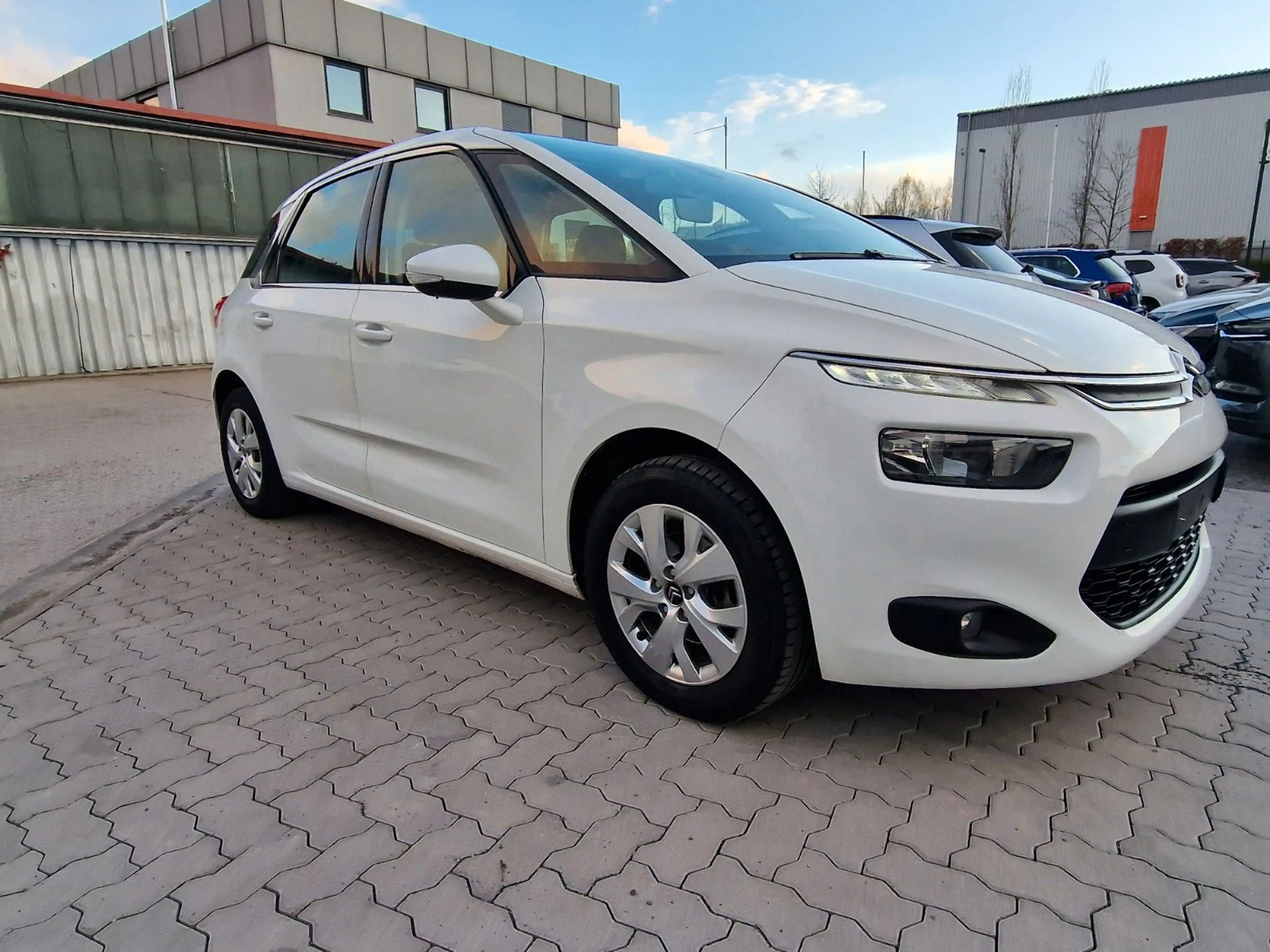 Citroen C4 Picasso /Spacetourer Attraction — photo 2