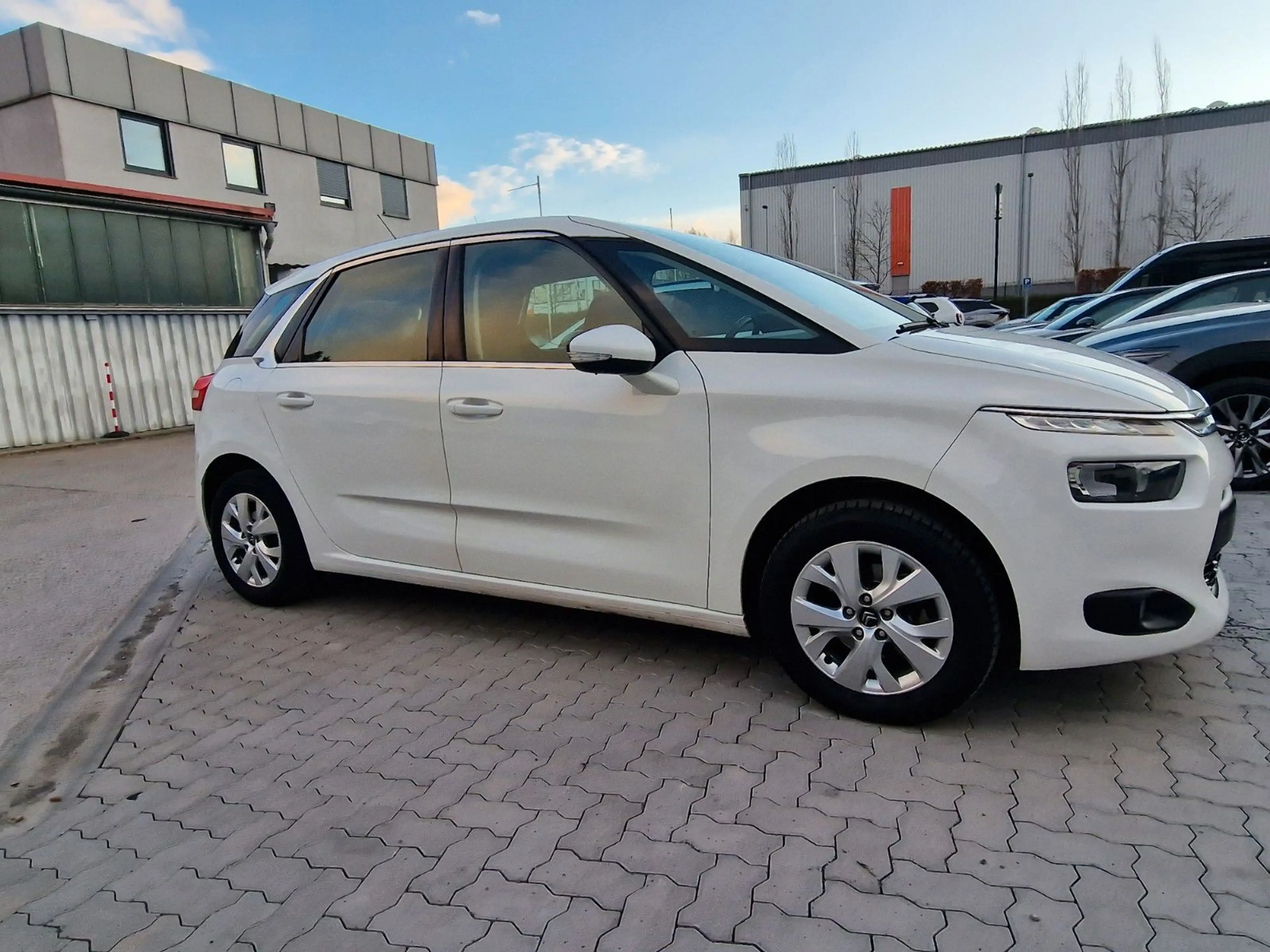 Citroen C4 Picasso /Spacetourer Attraction — photo 5