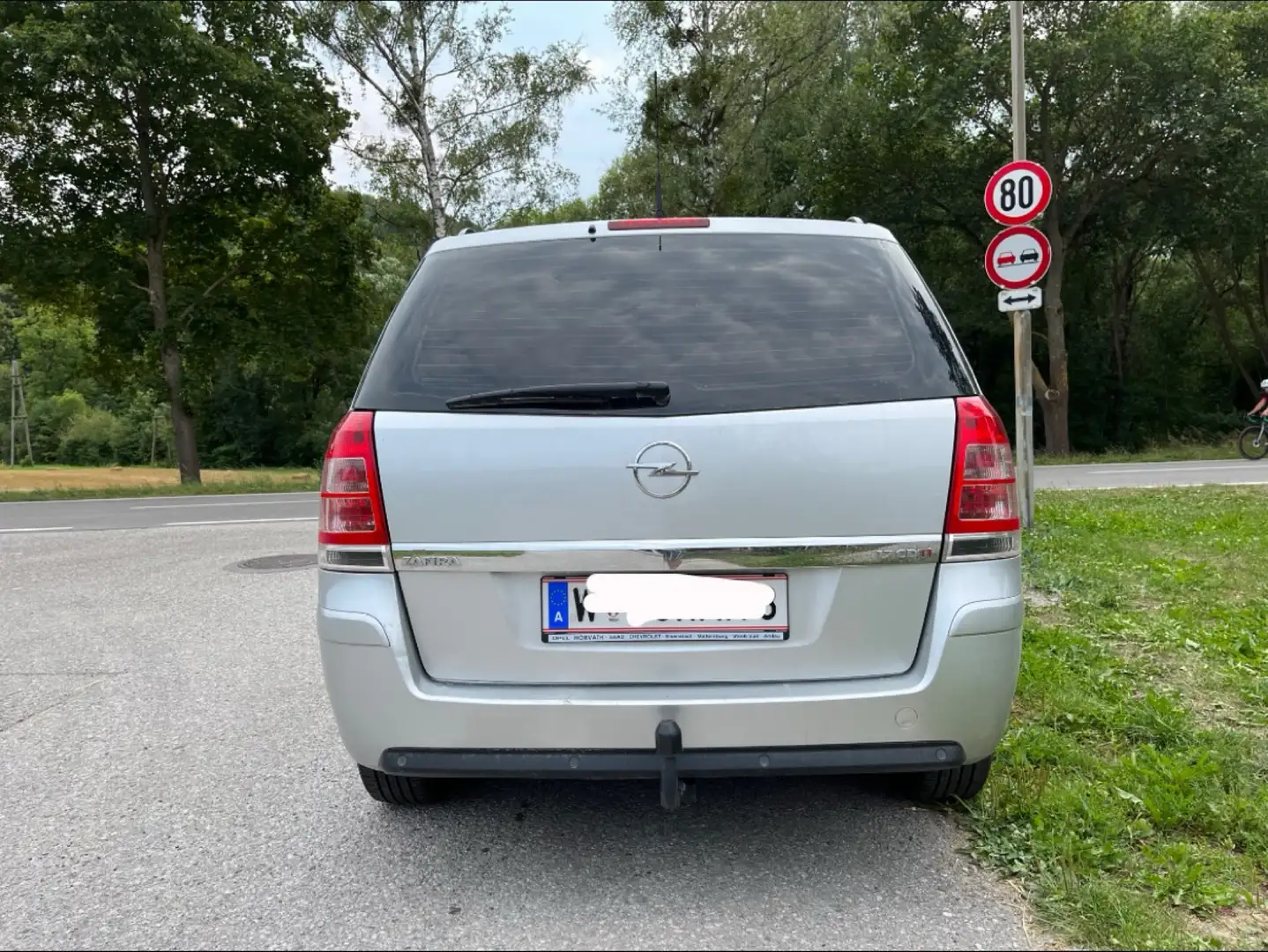 Opel Zafira 1,7 cdti Grau - 2