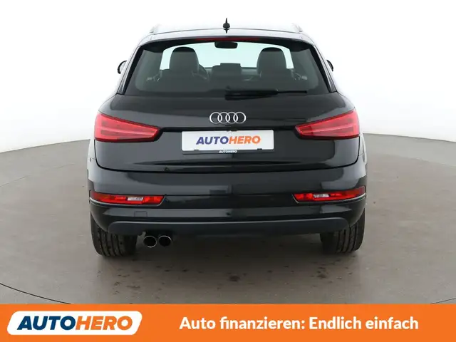 Audi Q3 view 5