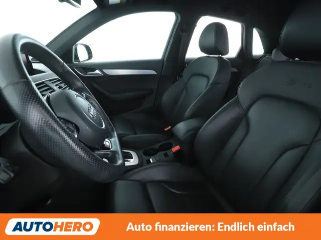 Audi Q3 view 10