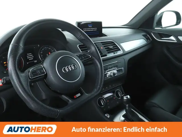 Audi Q3 view 11