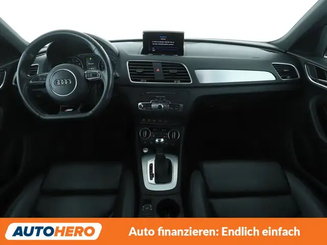Audi Q3 view 12