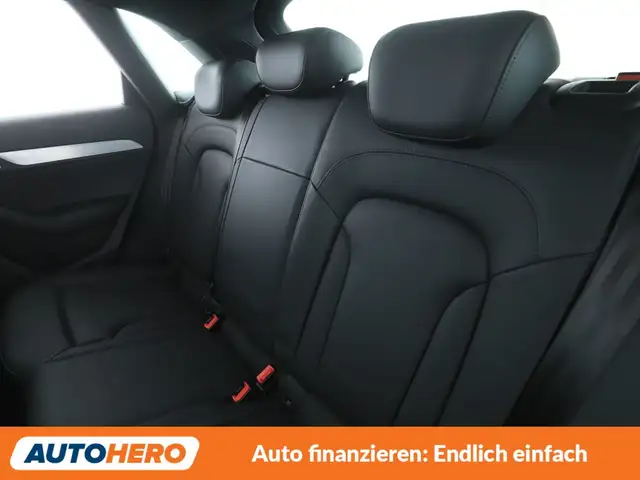 Audi Q3 view 14