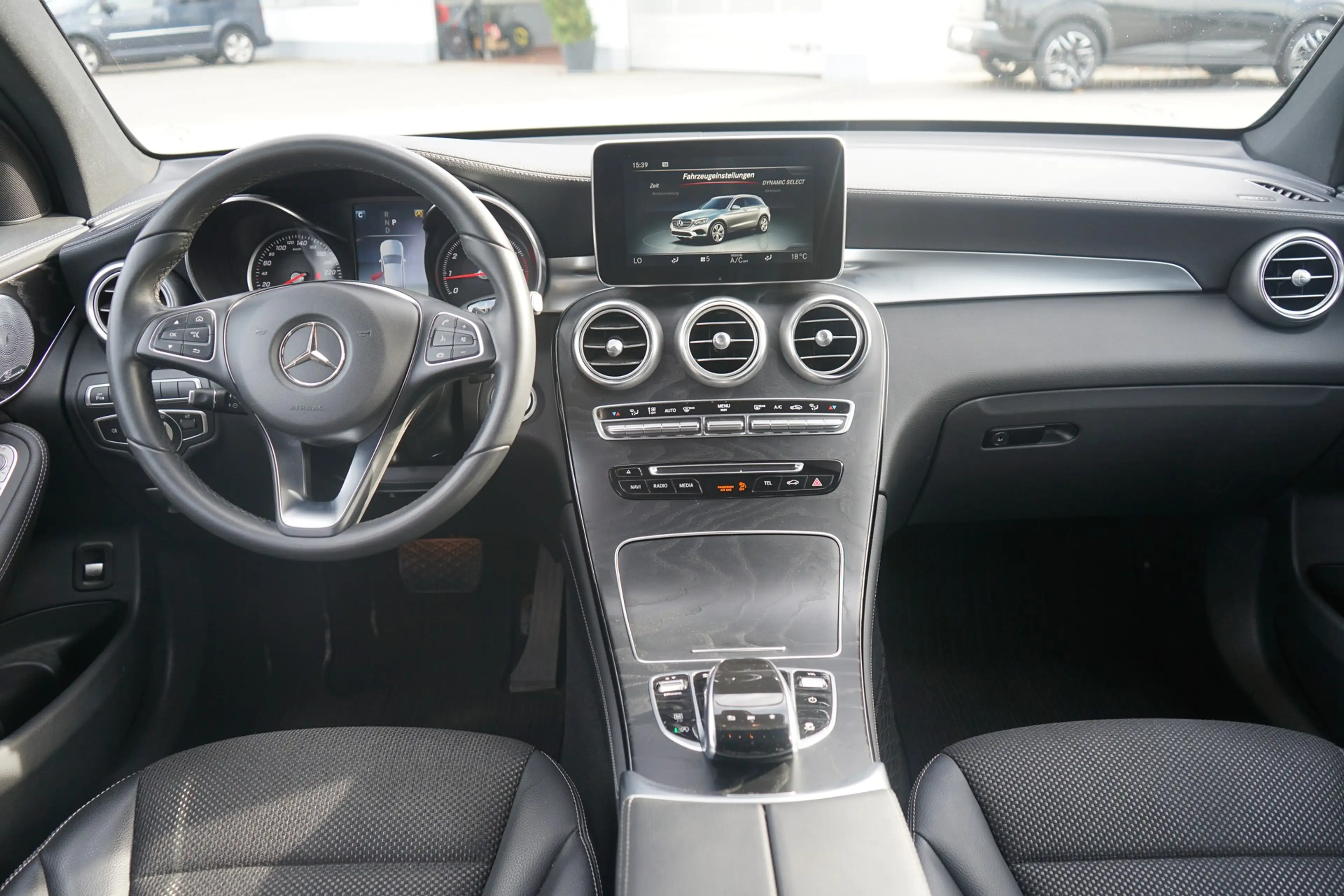 Mercedes-Benz GLC 250 4Matic Burmester Head-Up LED Tempomat — photo 13