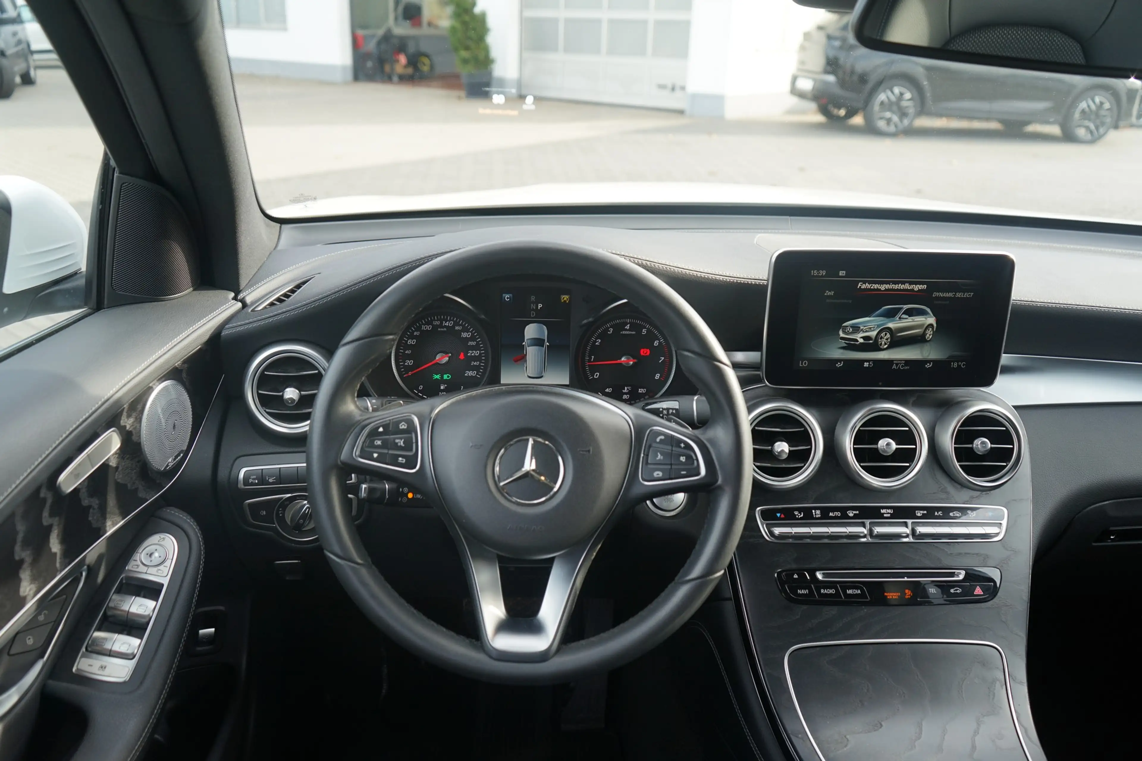Mercedes-Benz GLC 250 4Matic Burmester Head-Up LED Tempomat — photo 14