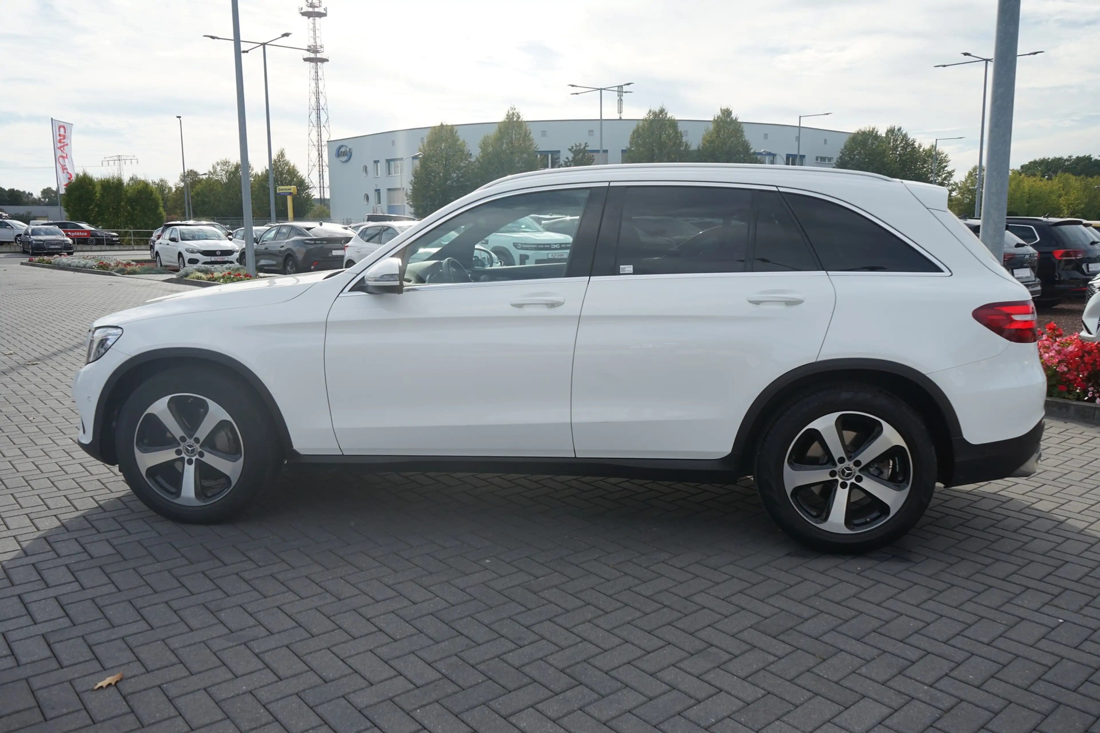 Mercedes-Benz GLC 250 4Matic Burmester Head-Up LED Tempomat — photo 9