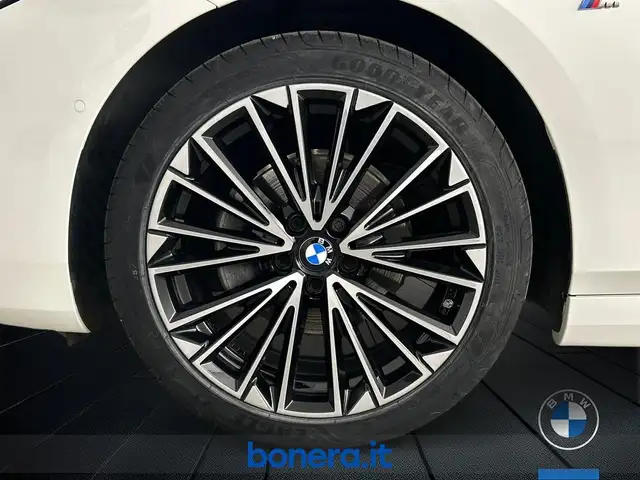 BMW 2 Series view 12