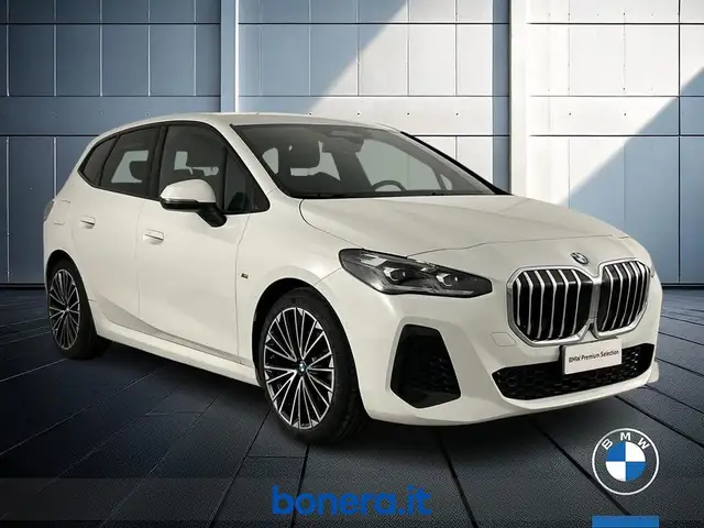 BMW 2 Series view 4