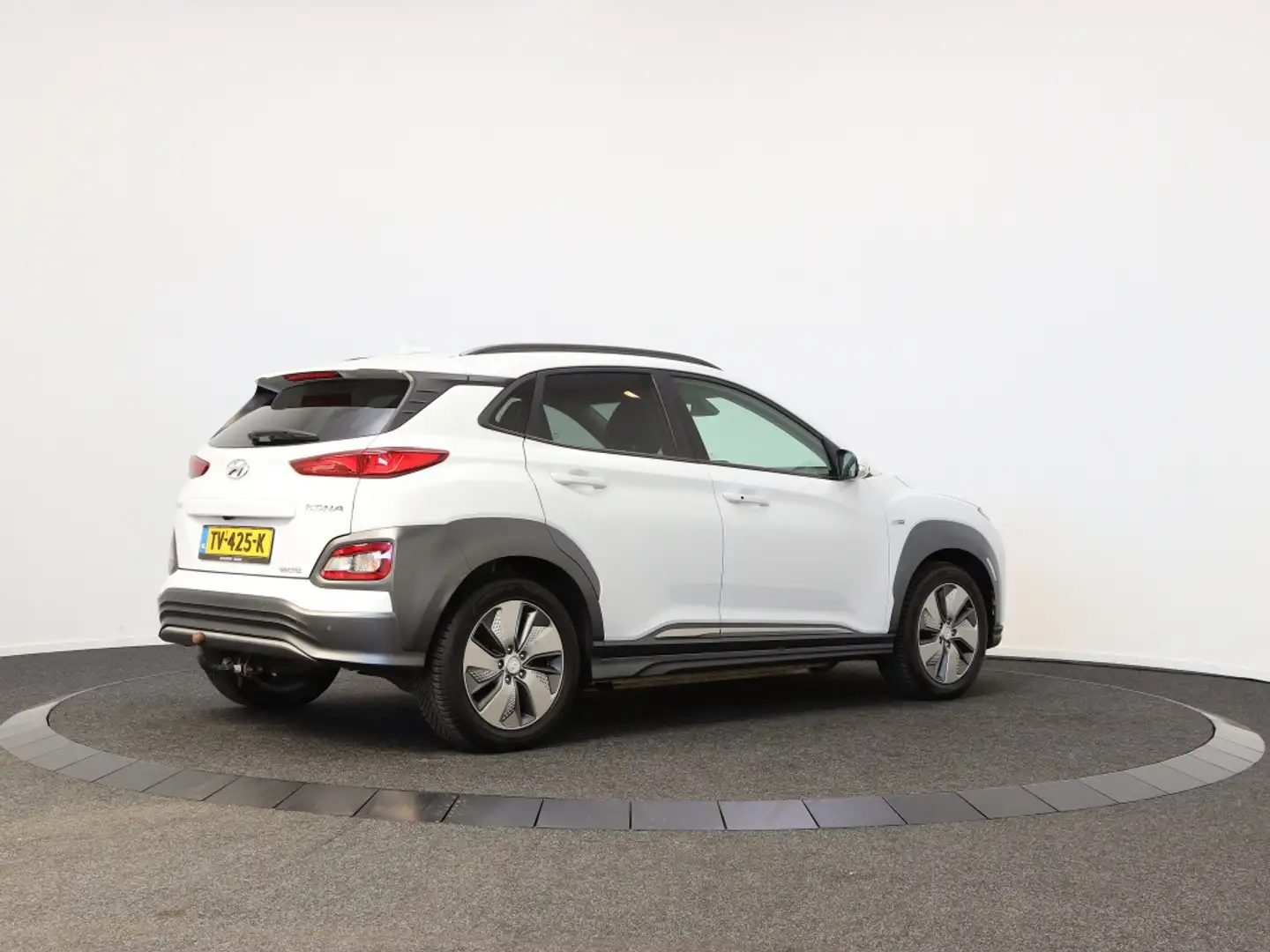 Hyundai KONA EV Premium 64 kWh | Trekhaak | Achteruitrijcamera Wit - 2