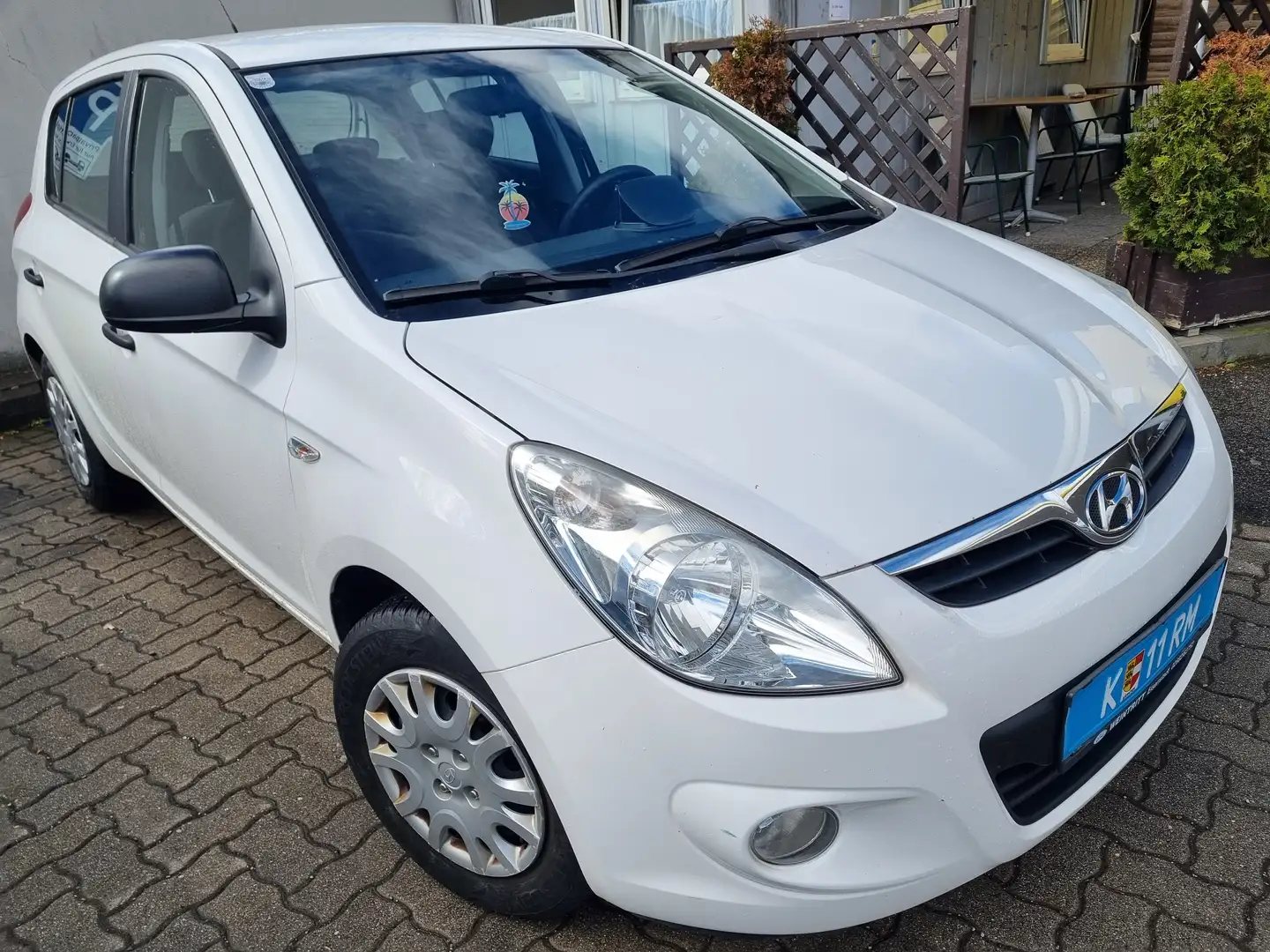 Hyundai i20 1,25 Benzin Weiß - 2