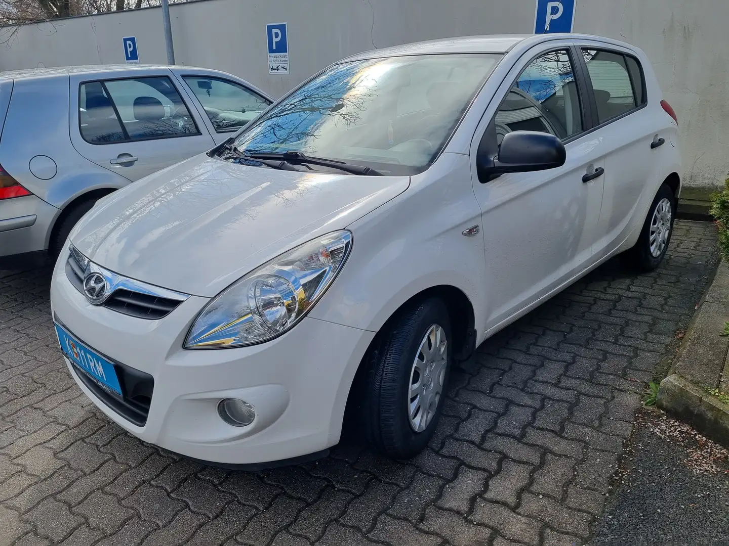 Hyundai i20 1,25 Benzin Weiß - 1