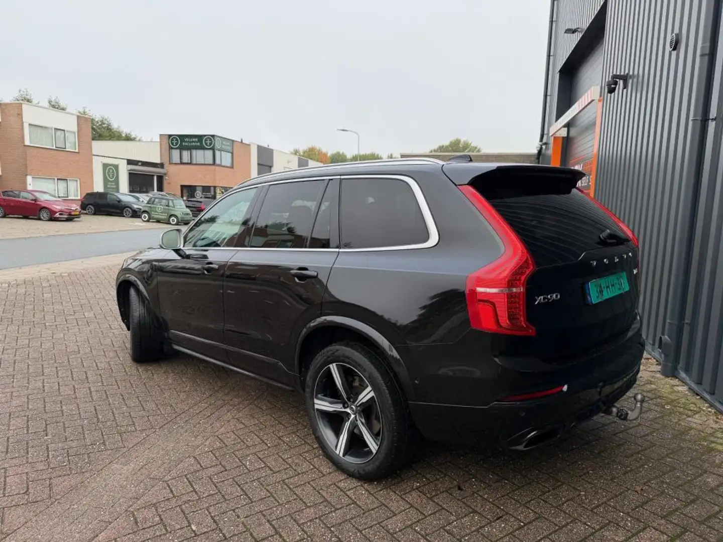 Volvo XC90 2.0 T8 Twin Engine | R-Design | Pano | 7-Zits | Me Negro - 2