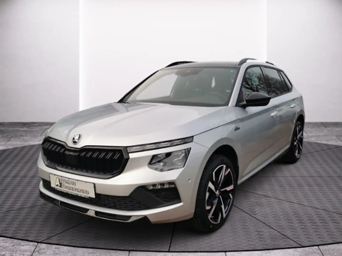 Skoda Kamiq 1.5 TSI DSG Monte Carlo AHK NAVI KAMERA PDC GLASD Silber - 2