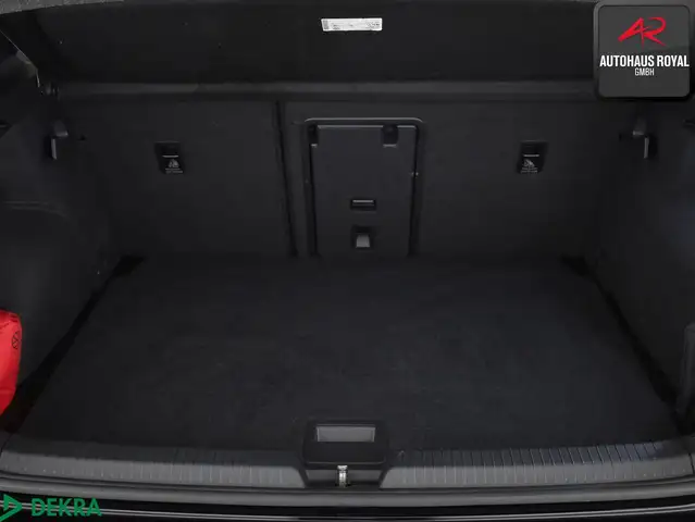 Volkswagen Golf view 13