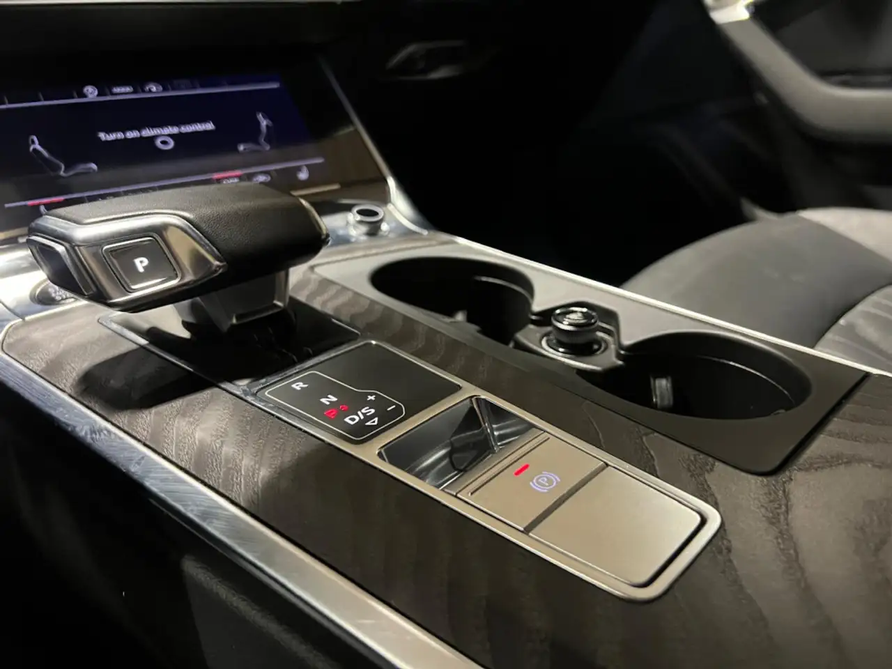 Audi A6 снимка Audi A6
