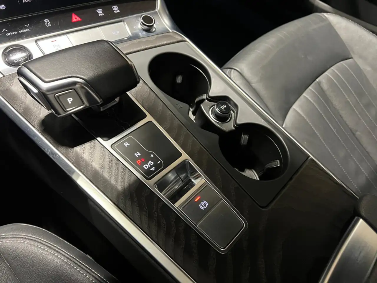 Audi A6 снимка Audi A6