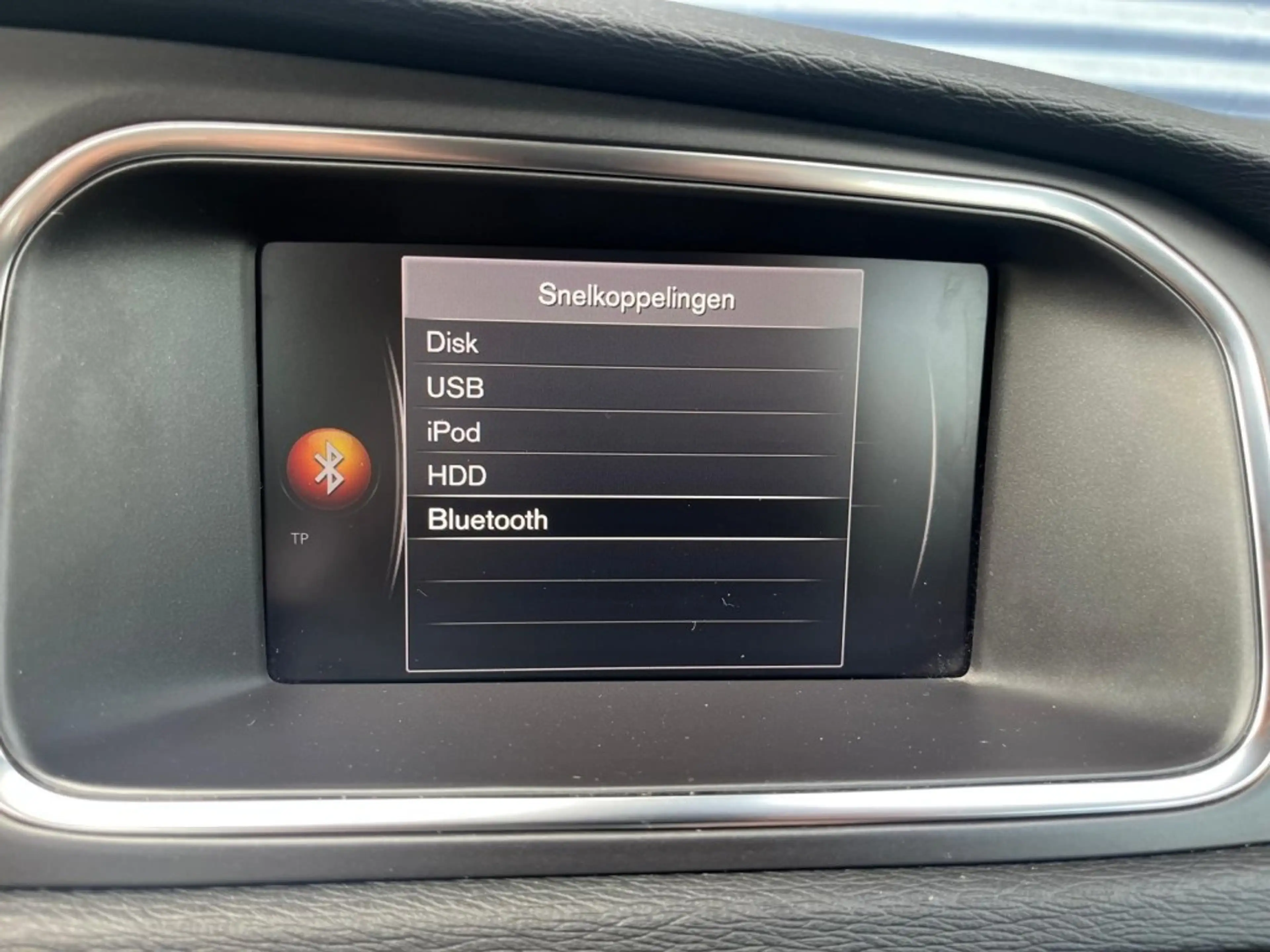 Volvo V40 2.0 T2 122PK Momentum  122 PK Camera  Trekhaak  Le — photo 8